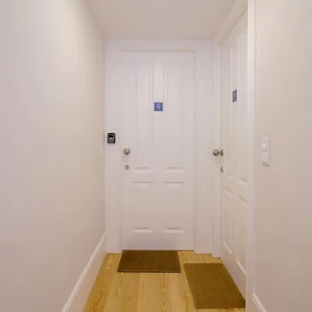 Location With Balcony & Equipped Kitchen Daire *