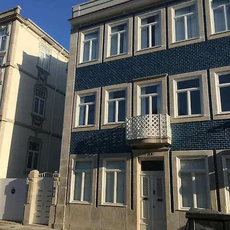 Location With Balcony & Equipped Kitchen * 포르투