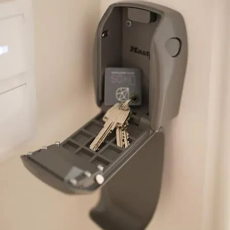 Location With Balcony & Equipped Kitchen Apartment *