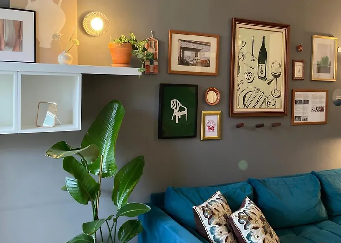 Appartement Location With Balcony & Equipped Kitchen