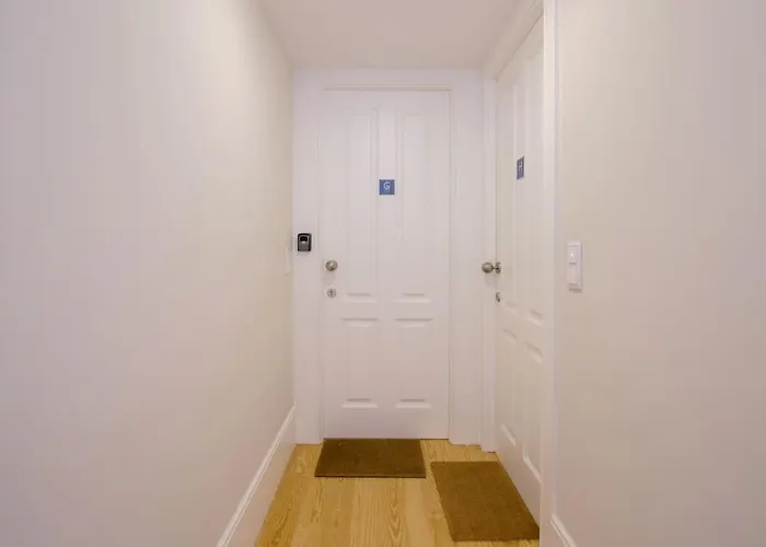 Location With Balcony & Equipped Kitchen Appartamento *