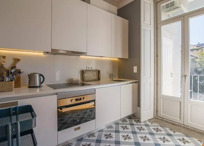 Appartamento Location With Balcony & Equipped Kitchen