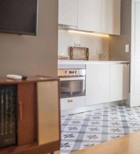 Appartamento Location With Balcony & Equipped Kitchen Oporto
