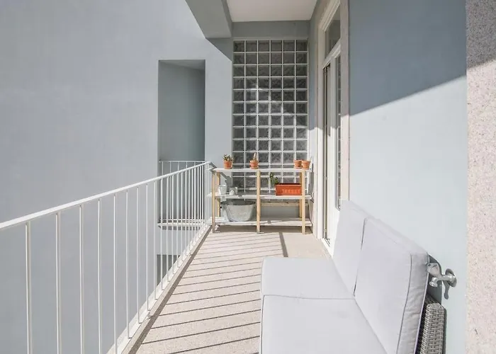 Location With Balcony & Equipped Kitchen